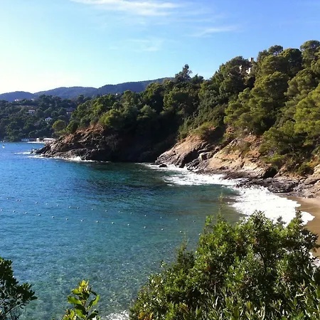 De Au Calme Proche De La Villa